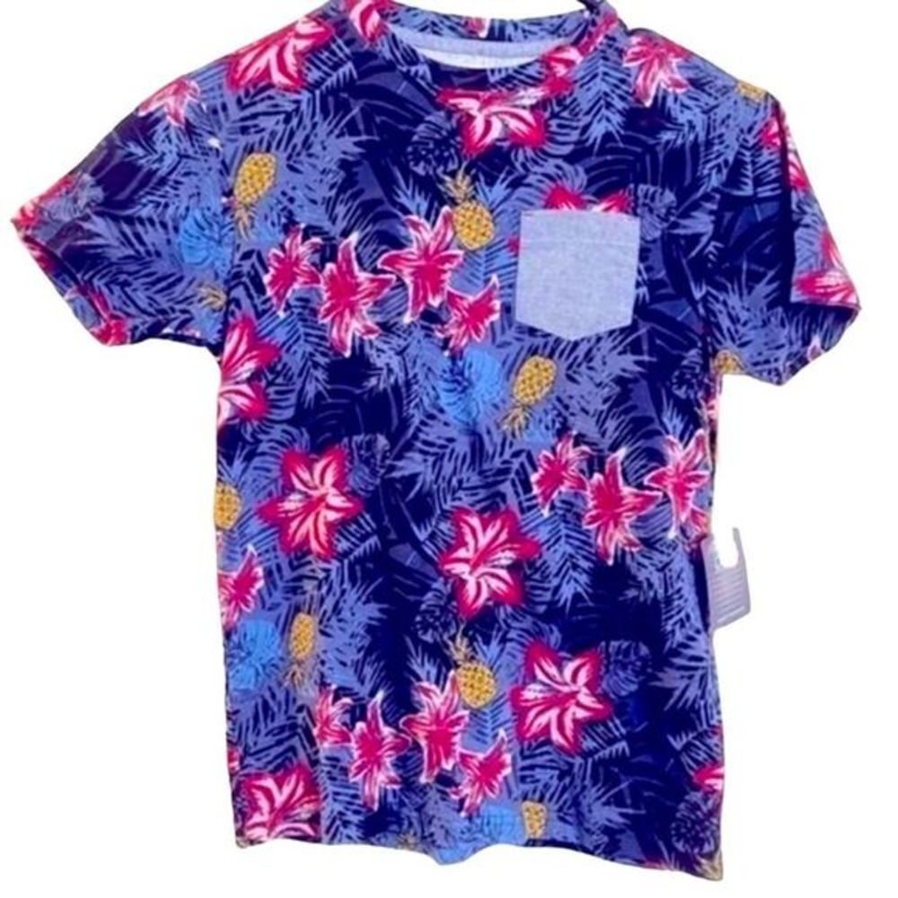 DCBD Boy’s Flower Print T-shirt. Size S8